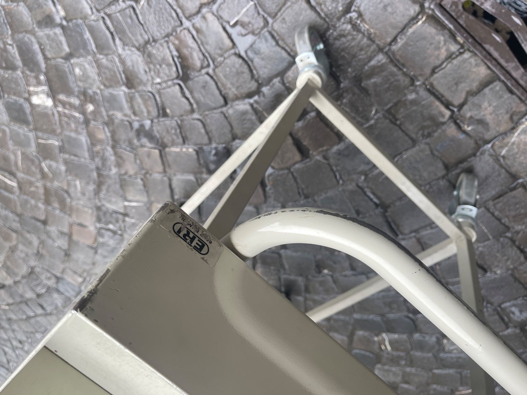 Durabase Sonstiges Tierzubehör: Garage oder Garage  Waage metal Lieferung moglich – Gebraucht aus Thun von Thuno6 3