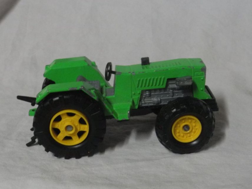 Majorette Modellautos: MAJORETTE  TRAKTOR    1:36    ERSATZTEILSPENDER – Gebraucht aus Gurtnellen von Murmeli99 3