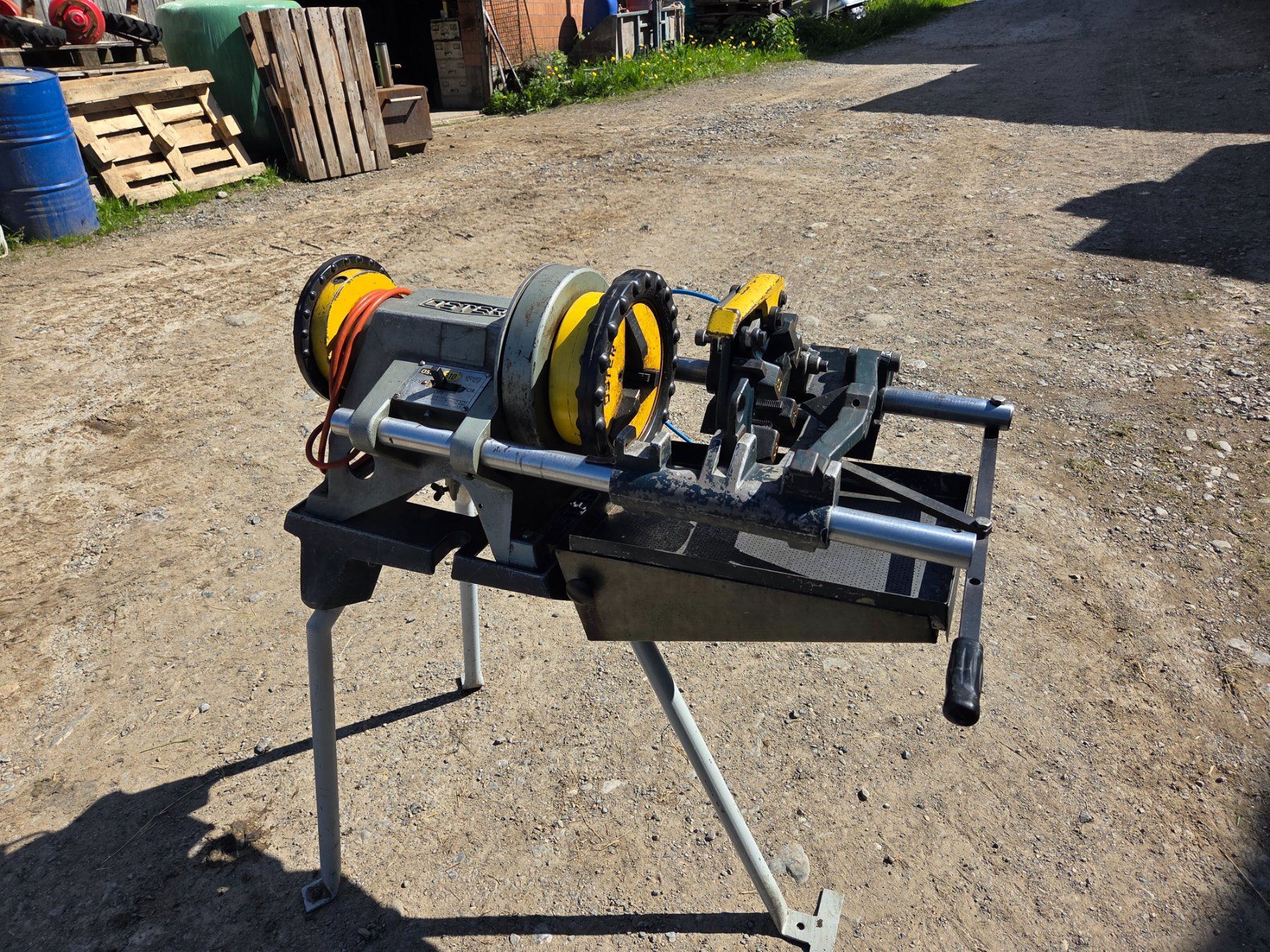 Tutte le macchine: Rohrgewindeschneidmaschine – Usato da Buttikon SZ venduto da Bubi34