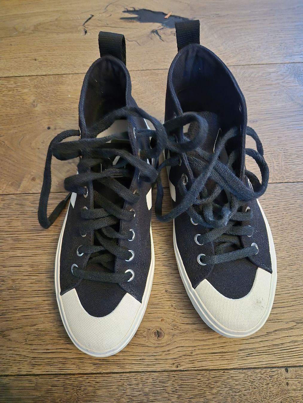 Veja Scarpe da uomo: Veja sneakers schwarz Gr.36 – Usato da Ostermundigen venduto da Louhdezd