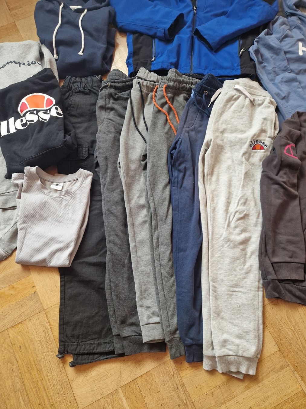 Nike Kleiderpakete & -sets: Kleiderpaket Gr. M – Gebraucht aus Dübendorf von S_reb 2