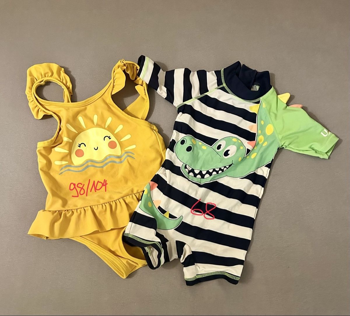 Lotti & Set di vestiti: Div. Babykleider – Usato da Uster venduto da Jestroku 4