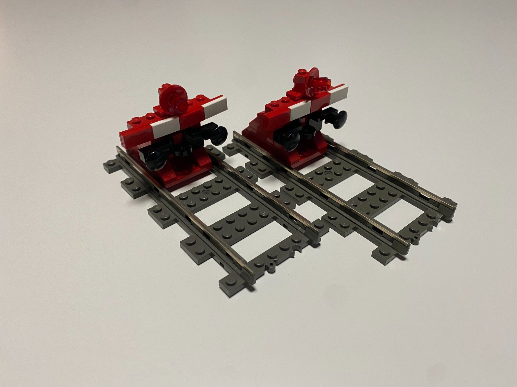Lego Giocattoli: LEGO - 2 - ROTE - EISENBAHN - PRELLBÖCKE - 9V – Usato da Gelterkinden venduto da ajdt4