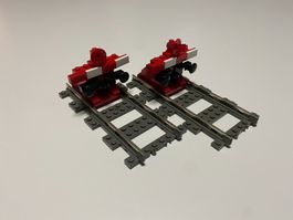 LEGO - 2 - ROTE - EISENBAHN - PRELLBÖCKE - 9V