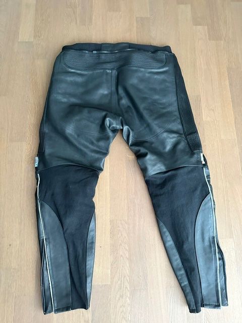 Pantaloni: Leder Motorrad Hose  Grösse 62 Probier – Usato da Buchs ZH venduto da al03a 1