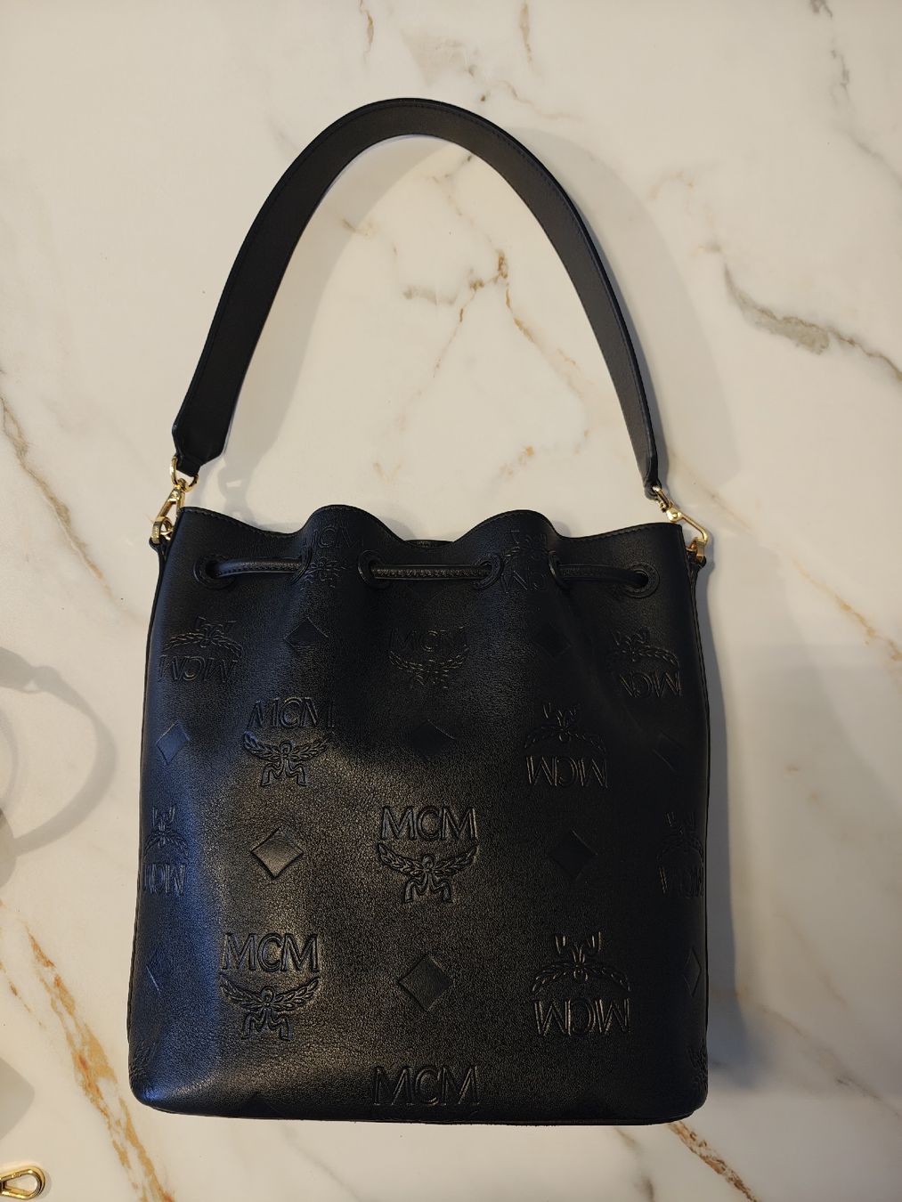 Mcm Borse da donna: MCM Beuteltasche schwarz mit Innentasche – Nuovo (secondo la descrizione) da Rütihof venduto da iva_2yts 1