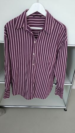 zara fliesende Bluse gestreift bordeuxe lila 