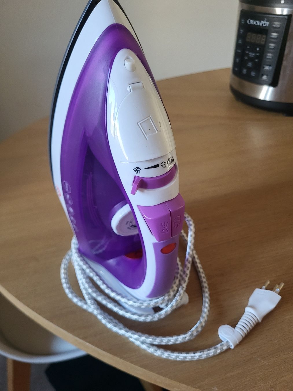 Bügeleisen: Iron and Ironing Board – Gebraucht aus Zürich von jai_k6bl 1