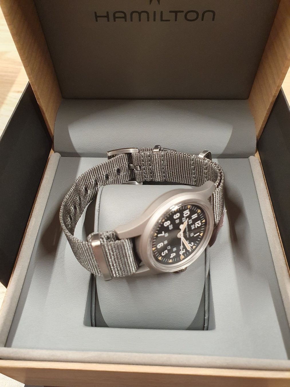 Hamilton Orologi: Hamilton Khaki Field / 2026 / Full Set – Usato da Binn venduto da STI-SWISS 2