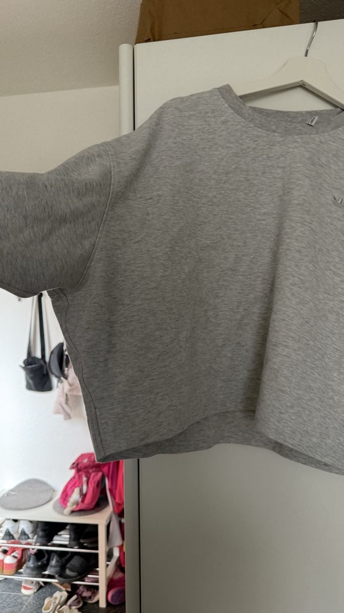 Adidas Maglioni & Felpe: Grauer Damen Pullover Oversize Adidas  – Usato da Ueberstorf venduto da man_p2fy 1