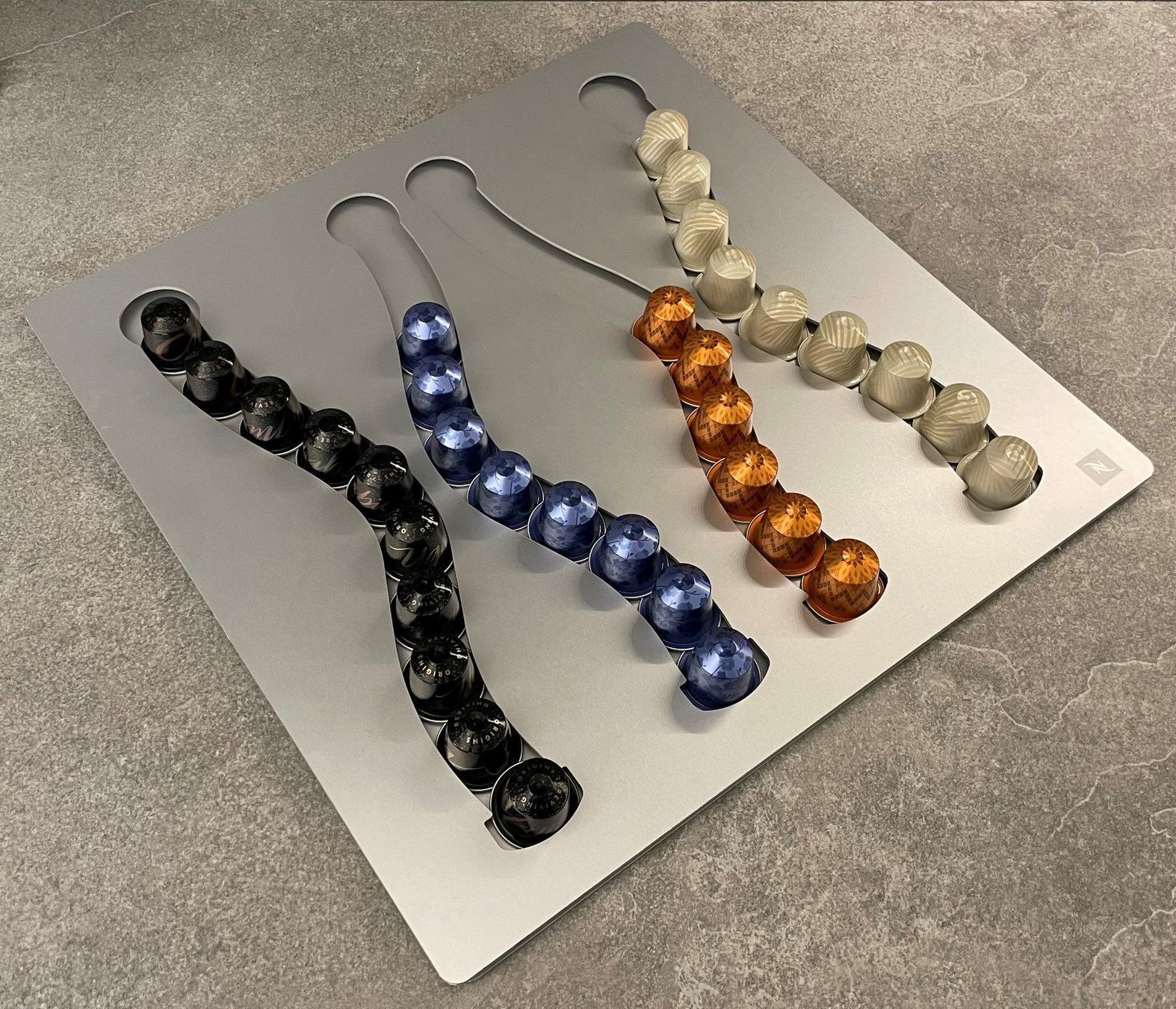 Fixations: NESPRESSO Wand "eckig" ... – D'occasion à Chur par Jacki09 2