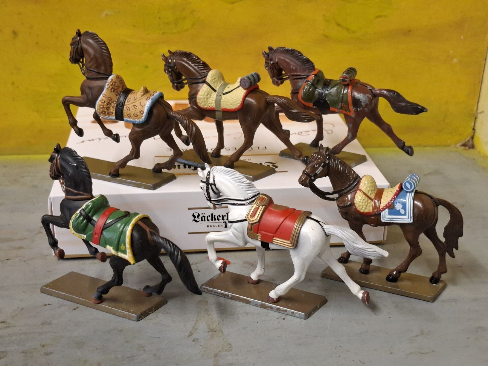Spielzeuge: 6 chevaux de plomb de Starlux  – Neu (gemäss Beschreibung) aus Monthey von Jmbois 1
