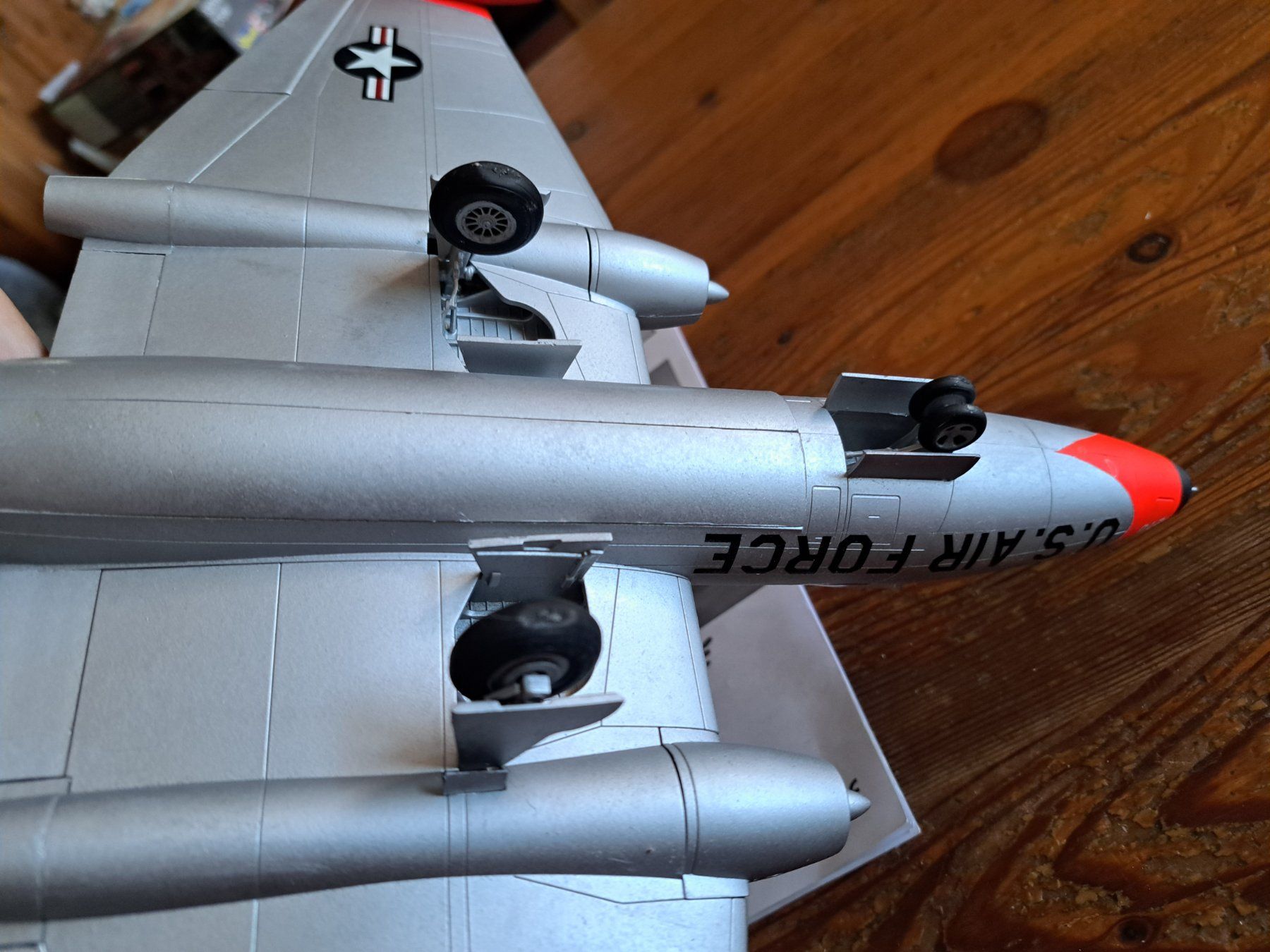 Airfix Kit di modellismo & Modellini statici: Canberra USAF 1 /48 base airfix A10102 – Usato da Düdingen venduto da ananda1709 2