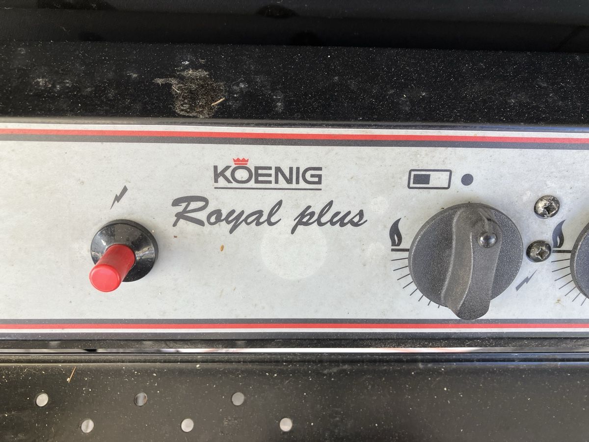 König Griglie: Gasgrill Koenig Royal plus – Usato da Erlenbach im Simmental! venduto da Simmentaler-Perlen 1