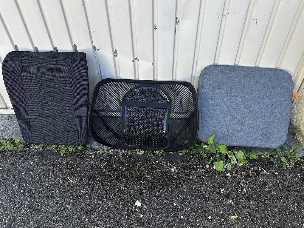 Attrezzature mediche: Auto Rückenstütze 3 Stück – Usato da Zürich venduto da sonnenbluem
