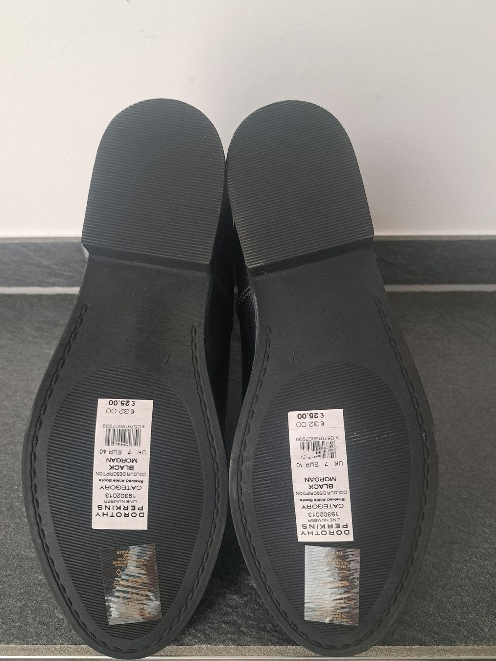 Dorothy Perkins Scarpe da donna: Schwarze Stiefeletten, Gr. 40, ungetragen – Nuovo (secondo la descrizione) da Weisslingen venduto da Horvi_09 2