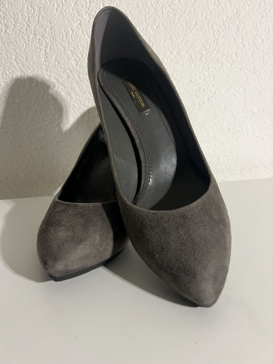 Louis Vuitton Scarpe da donna: Escarpins à talons hauts Louis Vuitton, taille 37,5 – Usato da St-Pierre-Clages venduto da ste_xk6p 3