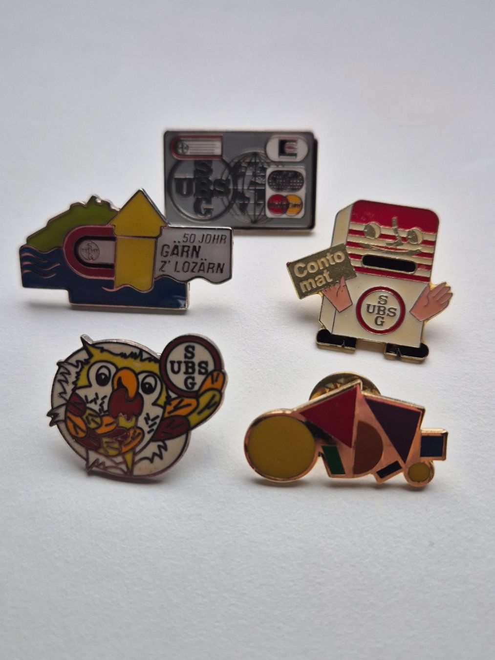 UBS Placchette & Badge: Pin Paket    -  5 Stück UBS – Usato da Niederweningen venduto da Obson 1