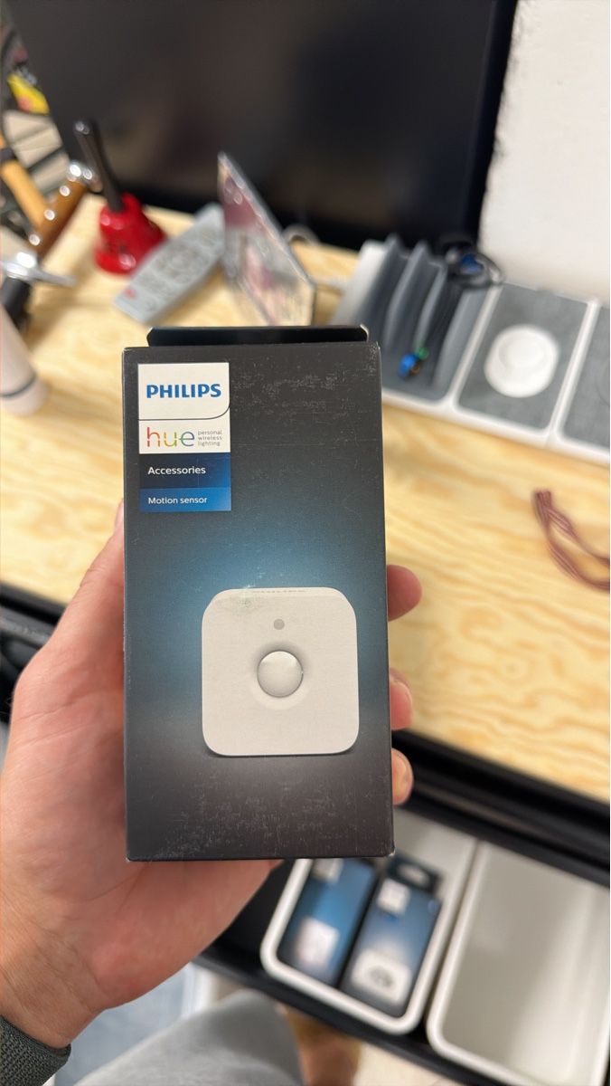 Philips Interrupteurs: Philips Hue Motion sensor neu und originalverpackt – Neuf avec emballage d'origine à Schindellegi par LeWinterli