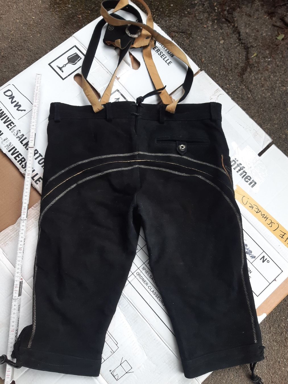 Pantaloni: Lederhose bayrisch – Usato da Umiken venduto da Idus 1