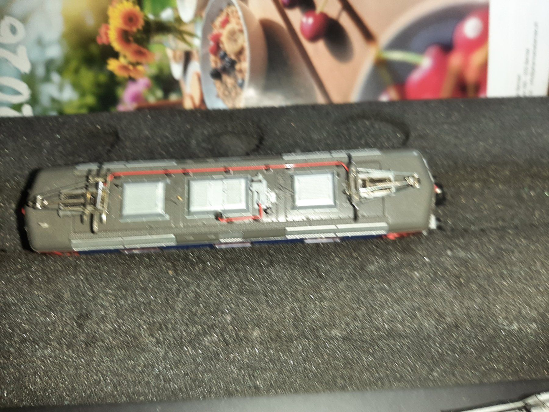 Trix Modelleisenbahnen: TRIX CFF Re 421 374-0 – Gebraucht aus Avully von RIVALIS 2