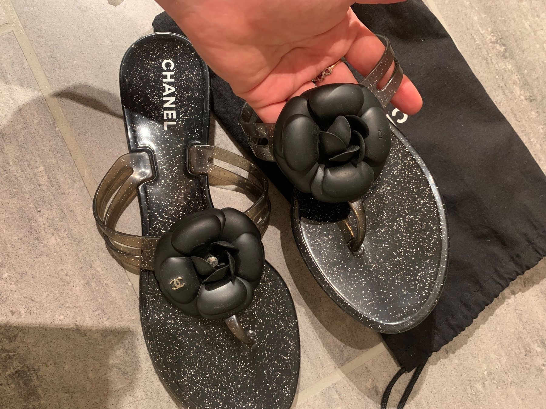 Chanel Scarpe da donna: Flip-Flops Chanel – Usato da Zell LU venduto da AliAli24 3