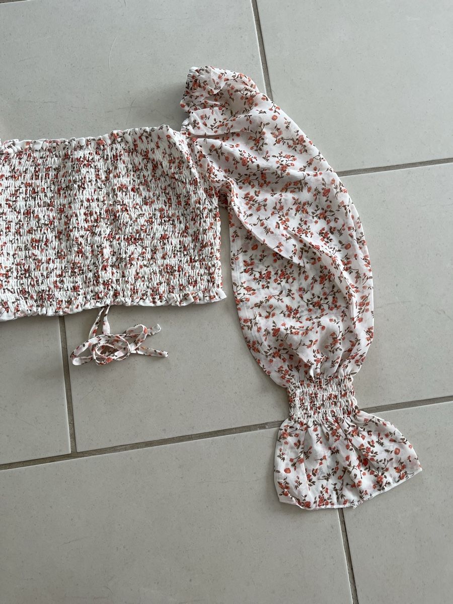 Top: Neues Top mit Blumenmuster Gr M – Nuovo (secondo la descrizione) da Bassersdorf venduto da Sandy456 4