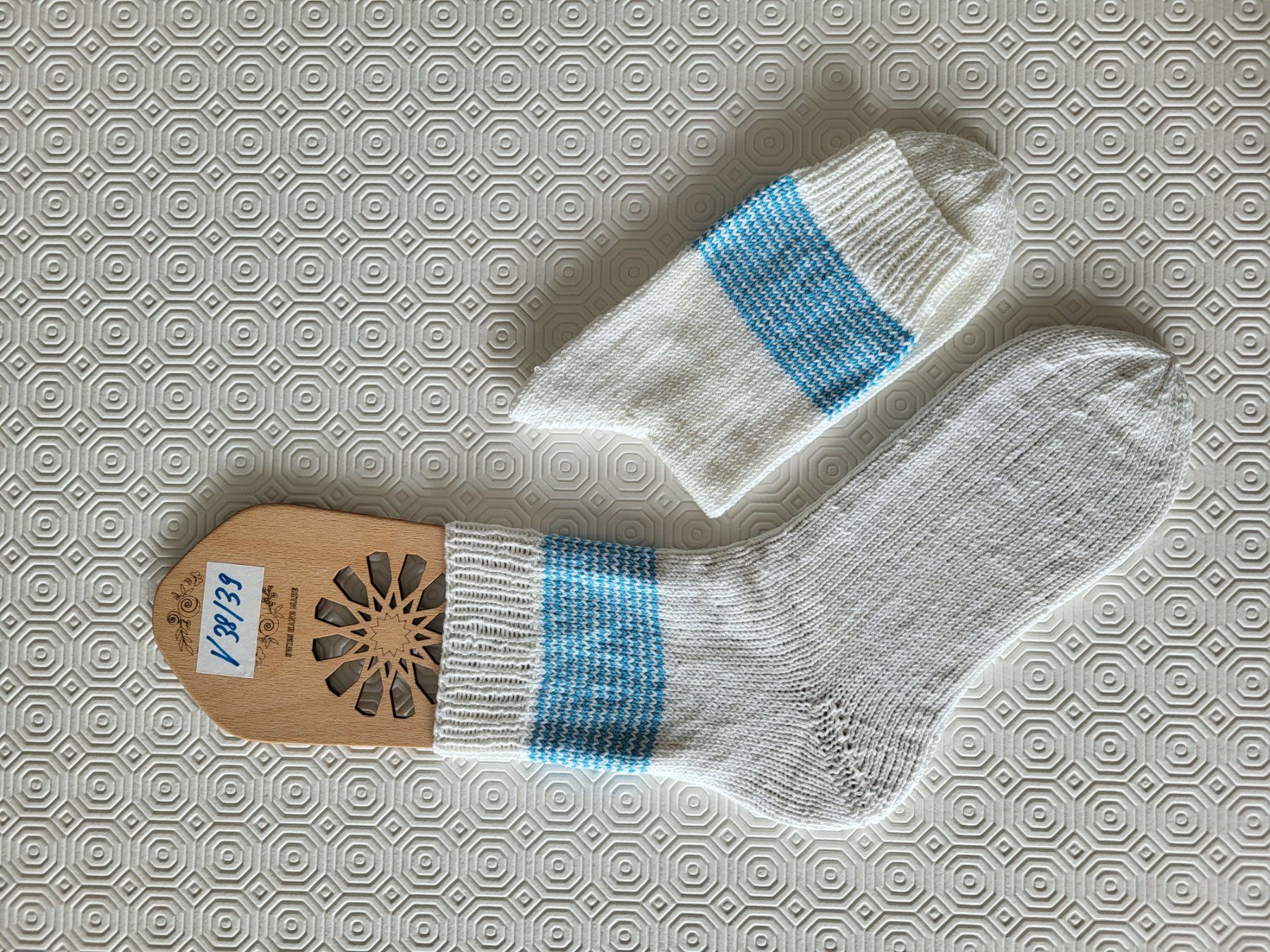 Calze: vegane Socken handgestrickt 38/39 – Nuovo (secondo la descrizione) da Männedorf venduto da thjohn