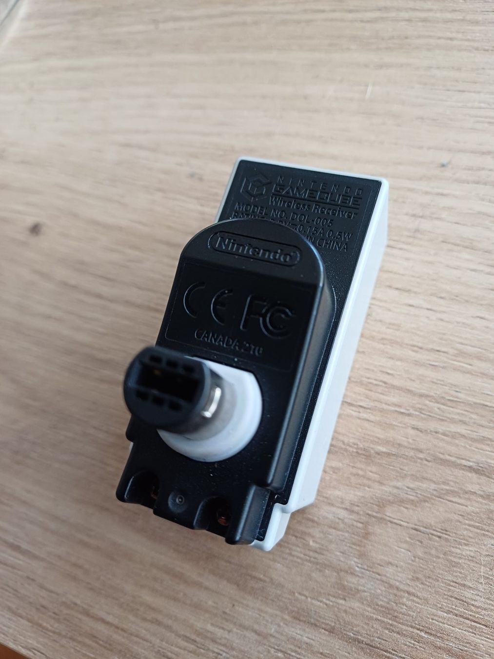 Nintendo Laufwerke & Adapter: ADAPTER WIRELESS FUR WAVEBIRD CONTROLER NINTENDO GAMECUBE – Gebraucht aus Villars-le-Terroir von  1