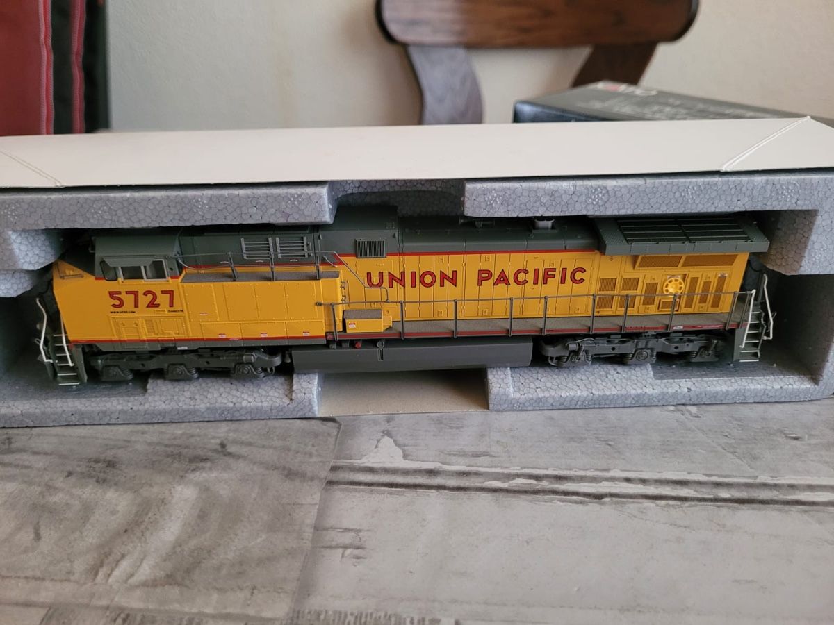 Kato Modellini di ferrovie: KATO Diesellok H0 digital – Usato da Steffisburg venduto da susello 1