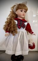 Porzellanpuppe, Winterkleid, Sammlerstück, Wie Neu!