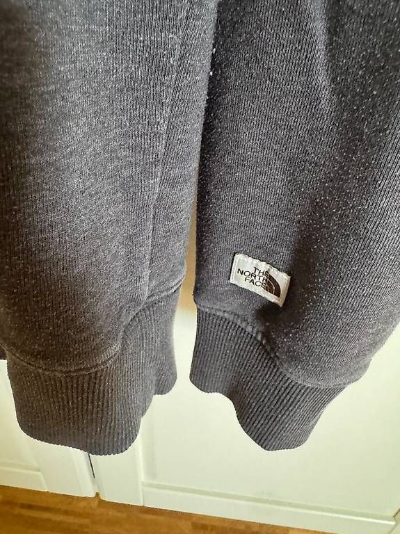 Pullover & Sweatshirts: North Face Hoodie – Gebraucht aus Zürich von _nushy 2