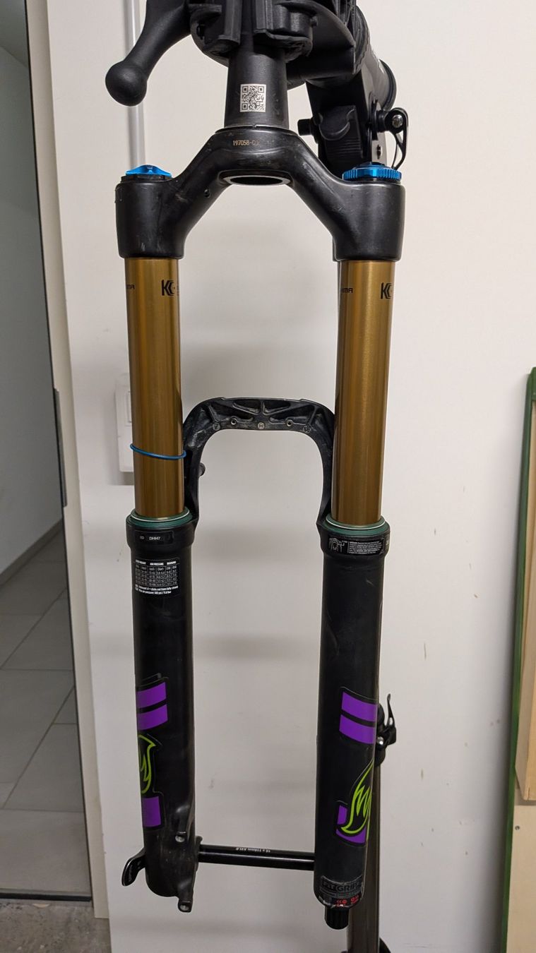 Fox Pezzi di ricambio: Federgabel: Fox 36 Float GRIP2 Factory 170mm 29" – Usato da Interlaken venduto da Yeti_ 4