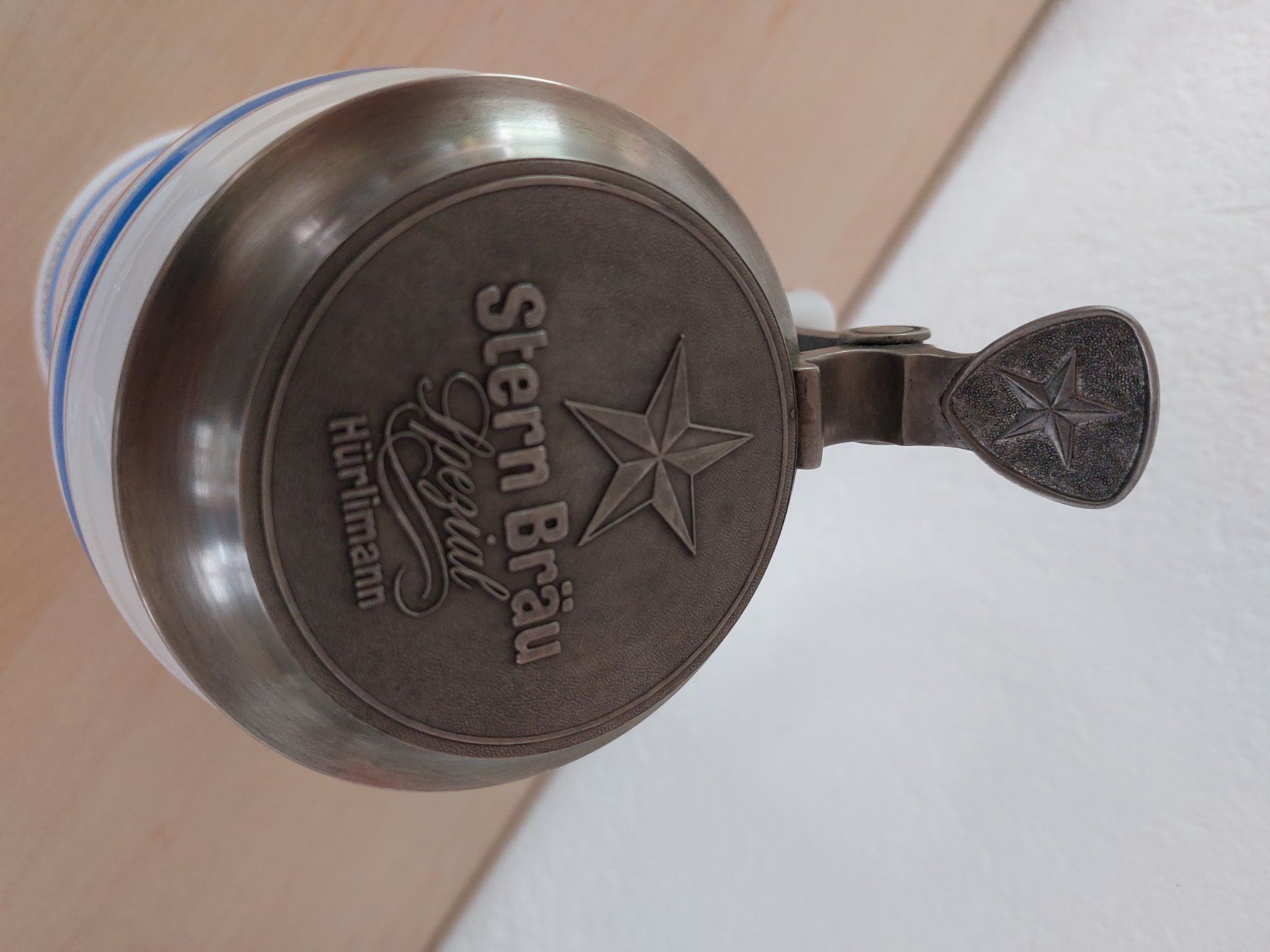 Caraffe: Zürcher Sechseläuten Krug mit Deckel – Usato da Bennau venduto da K.H.H. 4