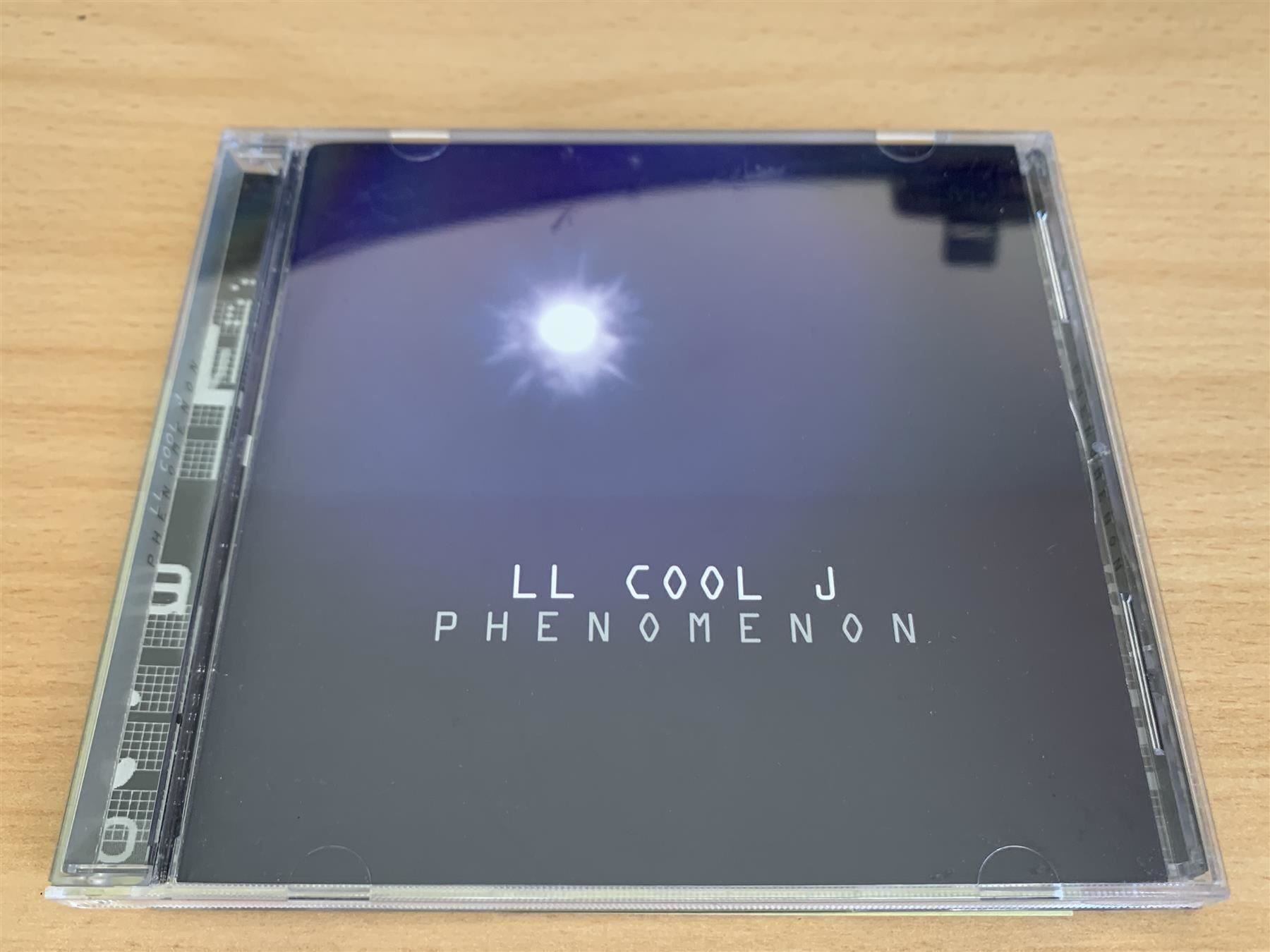 CD: LL Cool J – Phenomenon – Usato da Rikon im Tösstal venduto da Alpenmutz