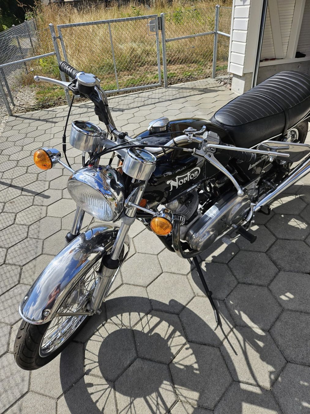 Norton Strada: Veteraneneintrag: Norton Commando 750 - Kult-Motorrad – Usato da Wolfwil venduto da BriteinSchweiz 3