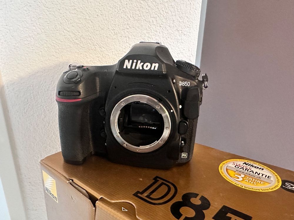 Nikon D850 Body und Zubehör | Kaufen auf Ricardo