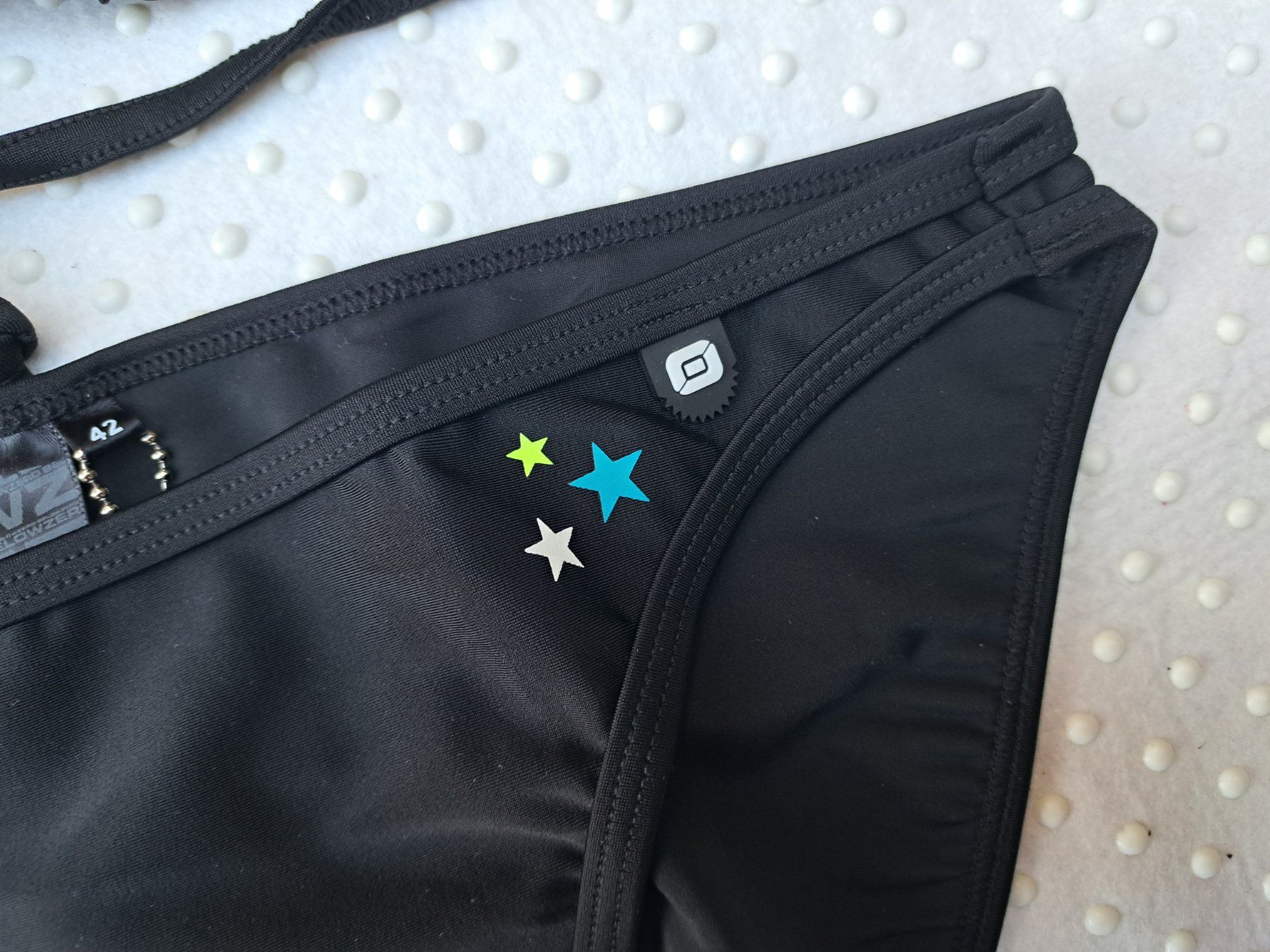 Costumi da bagno & Bikini: NEU! Belowzero Bikini mit Sternen, Gr. 42 Cup A/B – Nuovo e nell'imballaggio originale da Gysenstein venduto da joshuas81 1