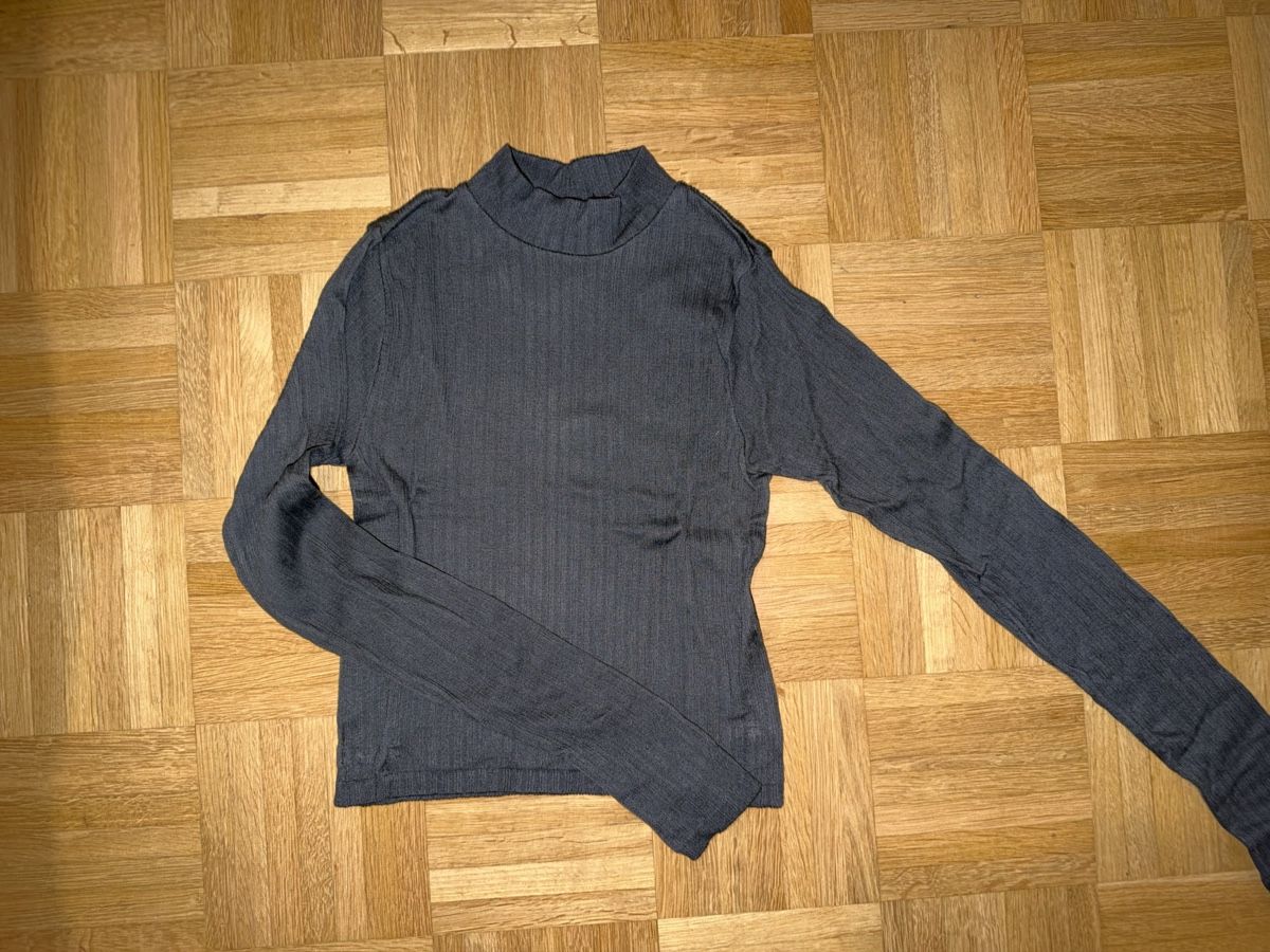 Top: NEU Langarmshirt gerippt – Nuovo e nell'imballaggio originale da Biel/Bienne venduto da Peeeep10