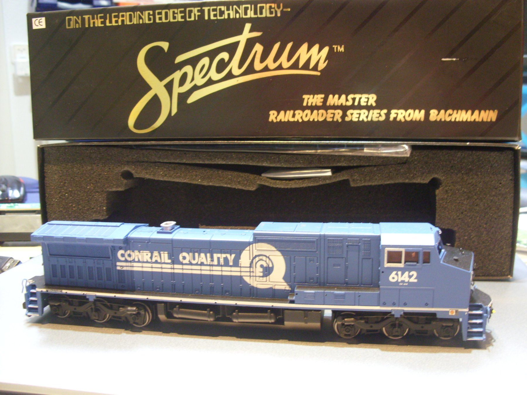 Spectrum Modellini di ferrovie: Spectrum (Bachmann)  H0  Dash 8-40CW Conrail DC analog – Usato da Untersiggenthal venduto da Gumel50