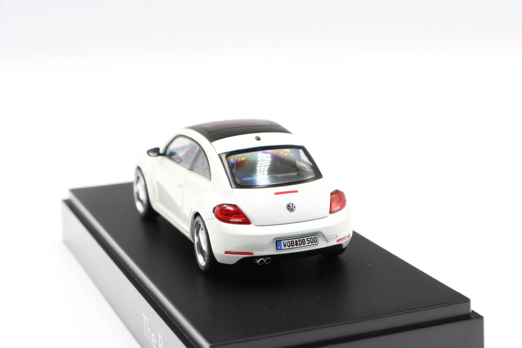 Volkswagen Modellini d'auto: VW New Beetle 2012 1:43 Schuco – Nuovo e nell'imballaggio originale da Bühl b.Aarberg venduto da modelldiecast 7
