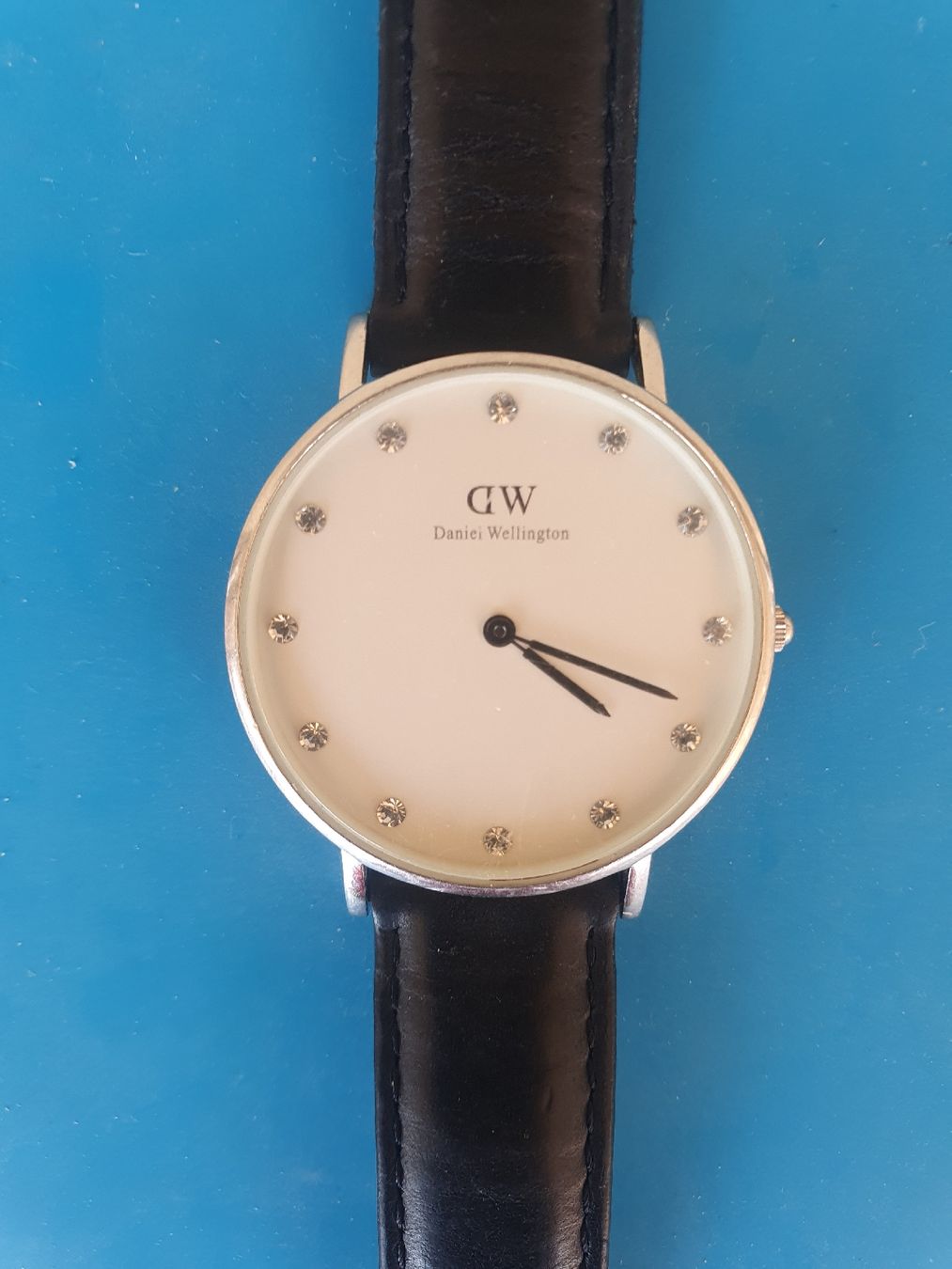 Daniel Wellington Montres: Uhr Daniel Wellington neue Batterie  – D'occasion à Lützelflüh-Goldb par waespi99