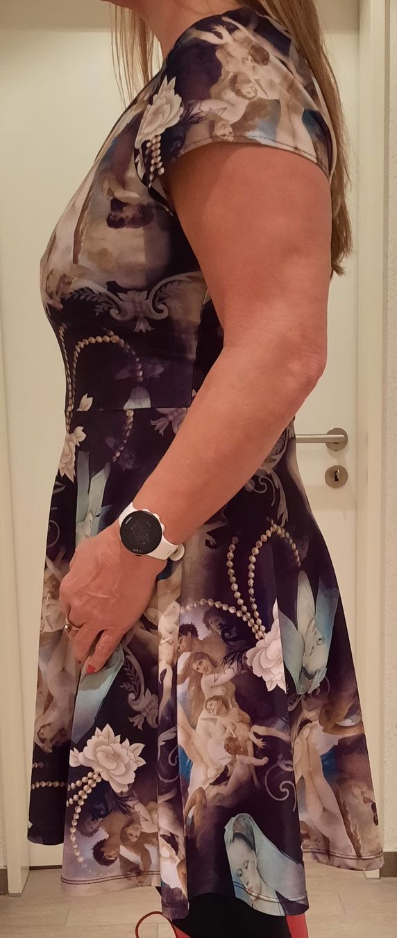 Vestiti: Kleid mit Engelmotiven Grösse L, 82% Nylon 18% Elastan – Usato da Muhen venduto da Happiness2008 2