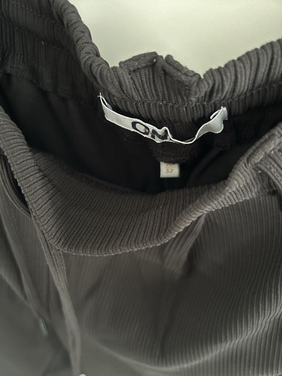Pantaloni: Stoffhose – Usato da Merenschwand venduto da ___niggi___ 2