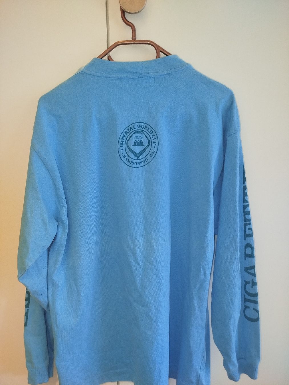 T-Shirts: pull manches longues vintage Cigarette World cup champion – Gebraucht aus Genève von Octo-puces 3