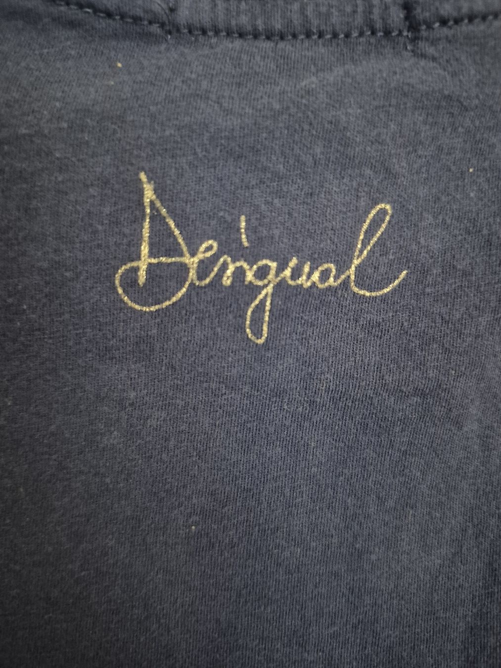 Desigual T-shirts: T-shirt Desigual original, taille L – D'occasion à St-Pierre-Clages par _RV 3