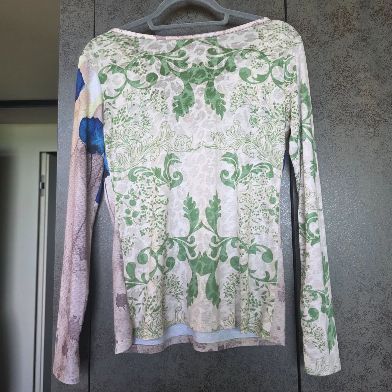 Top: 🐸 CULITO OBERTEIL TOP PULLOVER S / M MIT STRASS – Usato da Môtier (Vully) venduto da Frogs 5