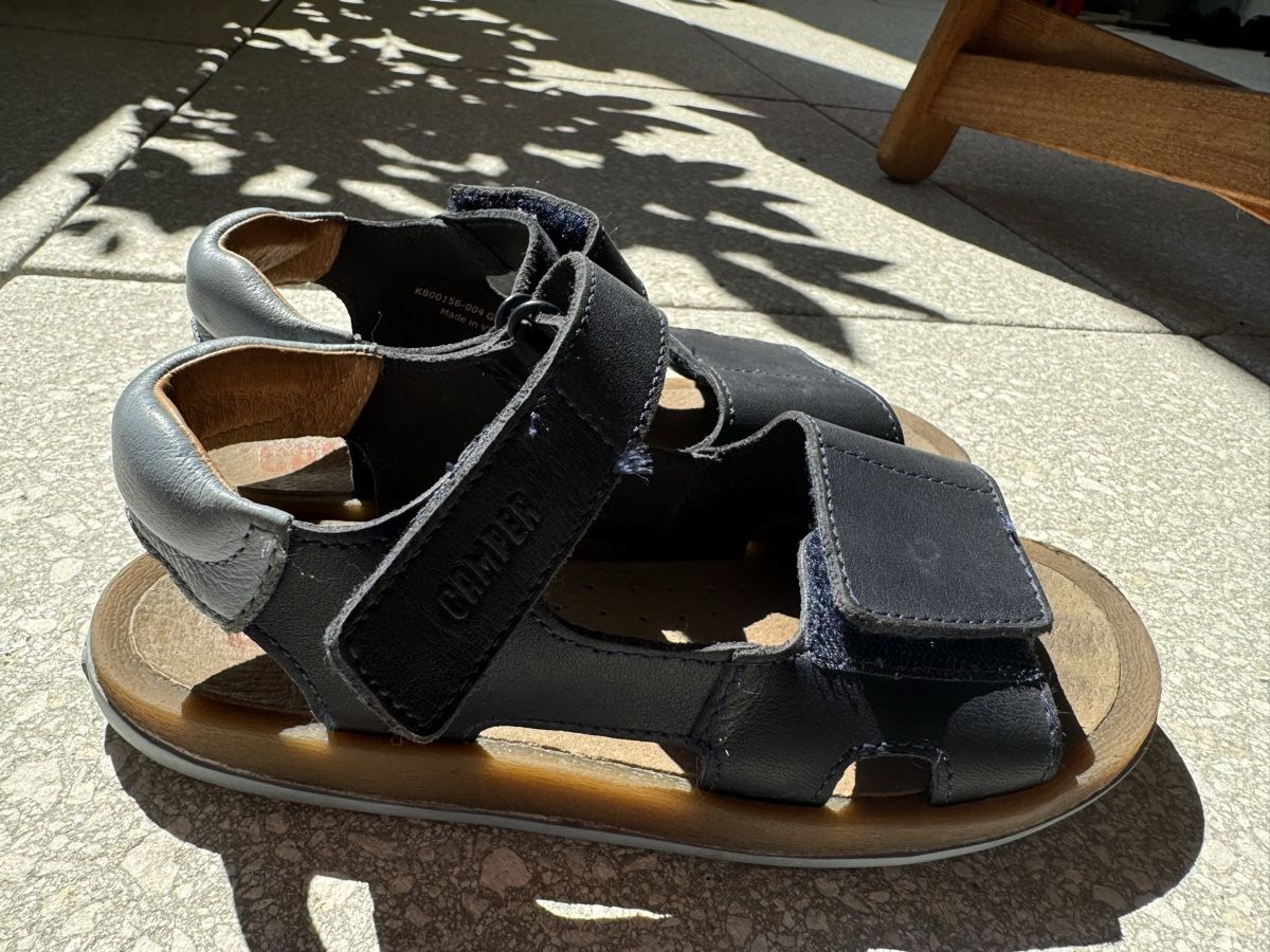 Camper Schuhe für Jungen: Camper Sandalen dunkelblau Leder Gr. 31 – Gebraucht aus Brütten von Rod816 1