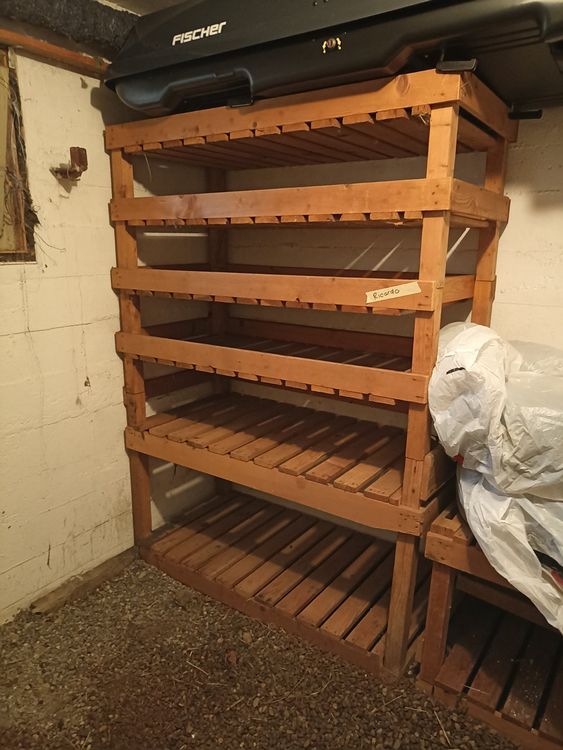 Grosses Kellerregal/Hurd aus Holz Kaufen auf Ricardo