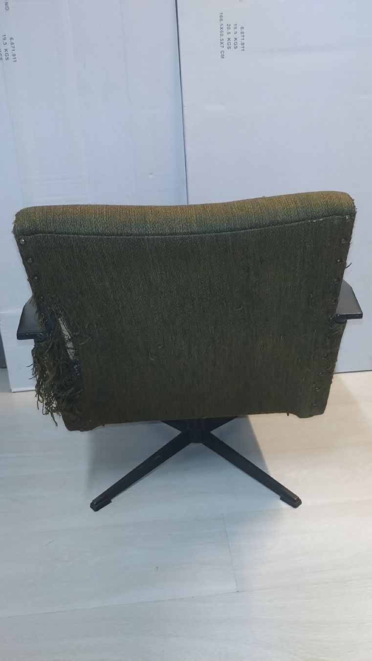 Poltrone: Fauteuil pivotant vert vintage 70's – Difettoso da Farvagny-le-Grand venduto da LaCaverne 4